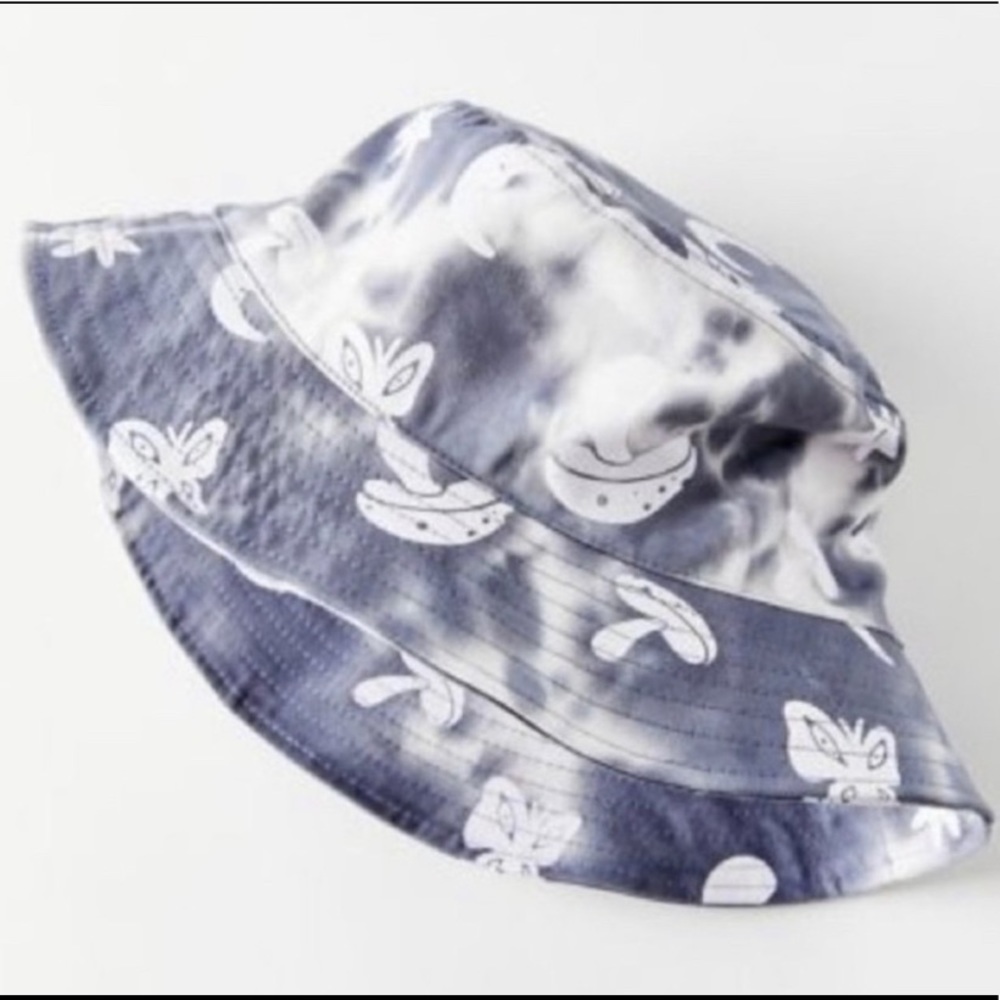 nwt urban outfitters bucket hat!